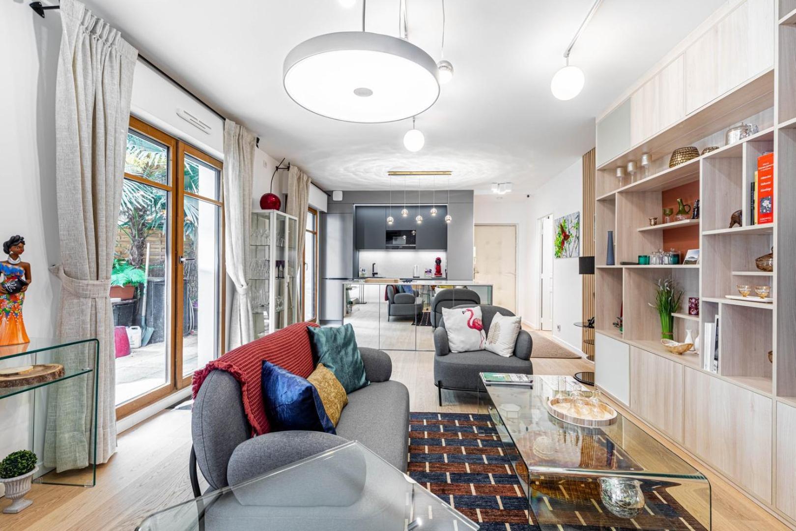 Guestready - Spacieux Apt. Avec Cour Privative Appartement Parijs