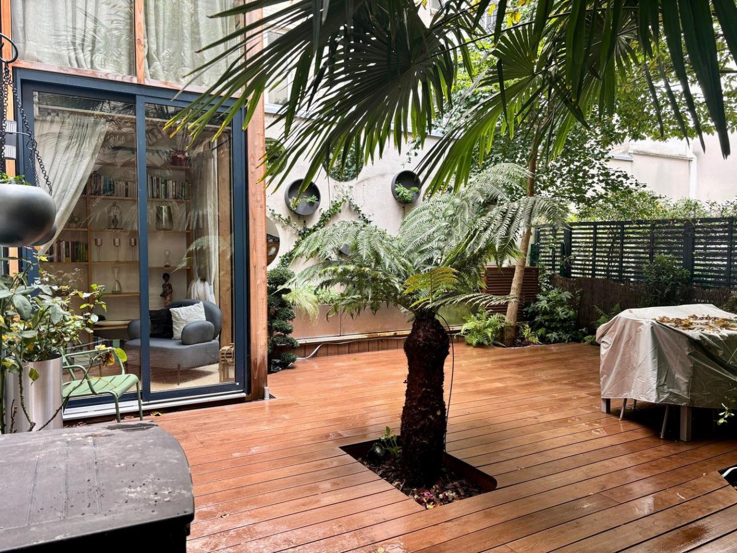 Guestready - Spacieux Apt. Avec Cour Privative Appartement *