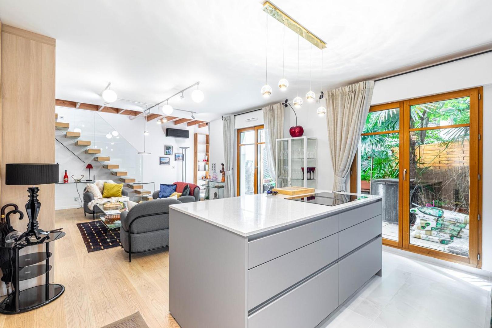 Guestready - Spacieux Apt. Avec Cour Privative Appartement Parijs